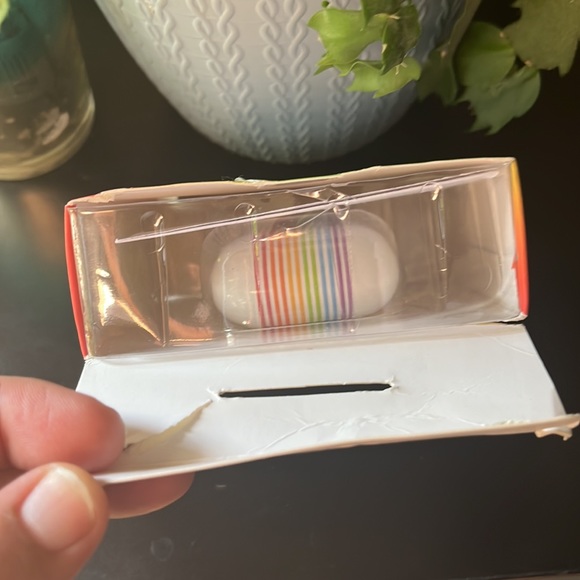 🌹 3 for $20 New🎉Pride 🌈 earbuds and case Bluetooth - Picture 4 of 4